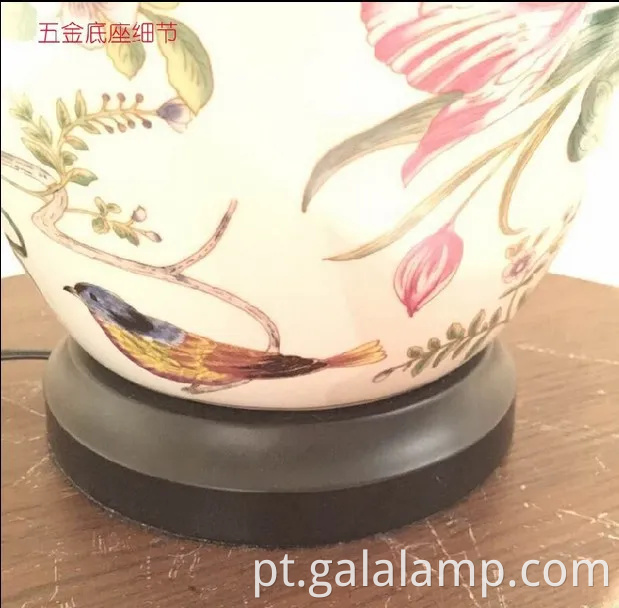 Lâmpada de cerâmica floral de coral requintada para decoração de casa elegante